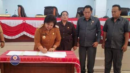 Bupati Cory Sriwaty Sebayang Bersama DPRD Karo Setujui 3 Ranperda Jadi Perda