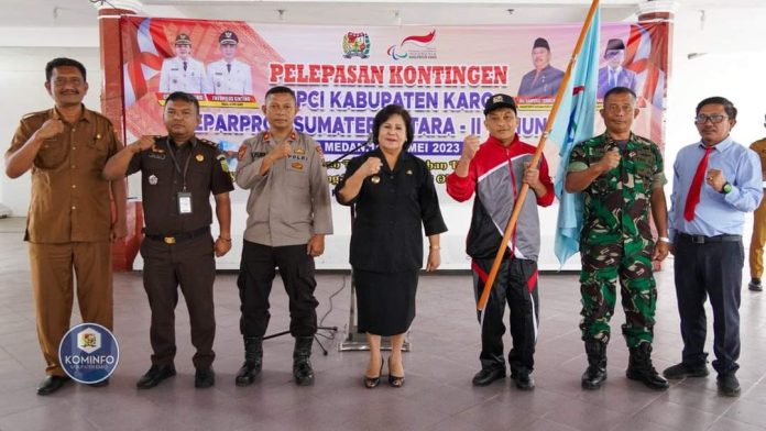 Bupati Bupati Karo Cory Sriwaty Sebayang Lepas Atlet Paralimpik Karo di Pekan Olahraga Paralimpik Provinsi Sumut